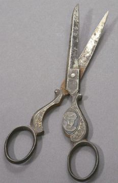 William H. Taft / Helen Herron Taft Silver-plated Portrait Scissors, ca. 1908 [Cornell University Collection of Political Americana, Cornell University Library]